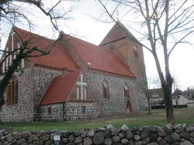 KIRCHE LOHMEN – SANIERUNG VON DACH UND ANBAUTEN